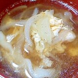 レトルト餃子とたまごと玉ねぎの和風スープ